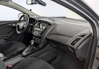 Подержанный автомобиль Ford Focus Hatchback 2018 года (11 фото)