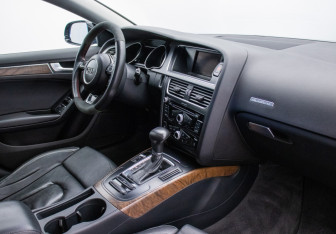 Подержанный автомобиль Audi A5 Liftback 2014 года (10 фото)