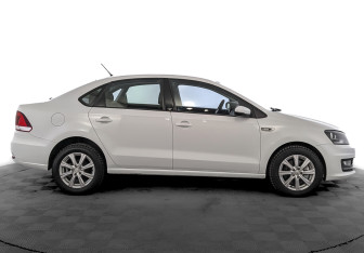 Подержанный автомобиль Volkswagen Polo Sedan 2016 года (4 фото)