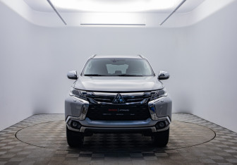 Подержанный автомобиль Mitsubishi Pajero Sport 2019 года (8 фото)