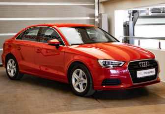 Подержанный автомобиль Audi A3 Sedan 2017 года (3 фото)