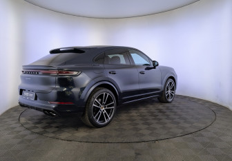 Подержанный автомобиль Porsche Cayenne 2024 года (5 фото)