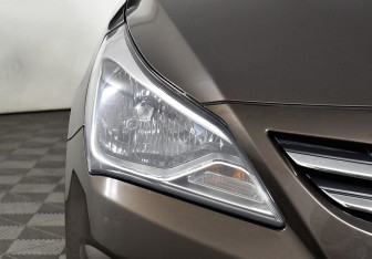 Подержанный автомобиль Hyundai Solaris Hatchback 2015 года (5 фото)