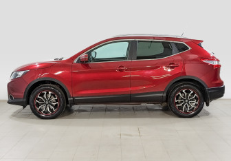 Подержанный автомобиль Nissan Qashqai 2014 года (8 фото)