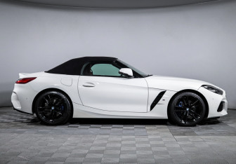 Подержанный автомобиль BMW Z4 Roadster 2021 года (4 фото)