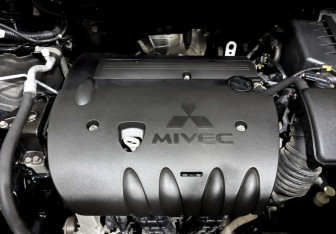 Подержанный автомобиль Mitsubishi Outlander 2018 года (9 фото)