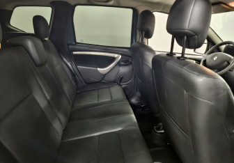 Подержанный автомобиль Renault Duster 2014 года (10 фото)