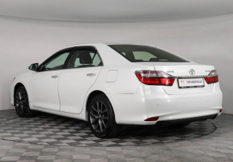Подержанный автомобиль Toyota Camry Sedan 2014 года (7 фото)