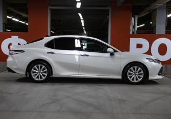 Подержанный автомобиль Toyota Camry Sedan 2019 года (4 фото)