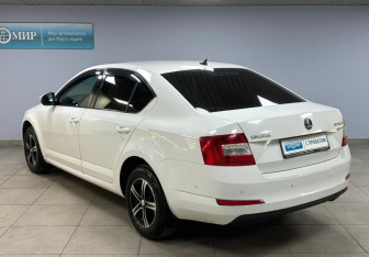 Подержанный автомобиль Skoda Octavia Liftback 2017 года (7 фото)