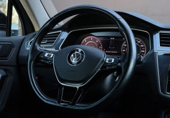Подержанный автомобиль Volkswagen Tiguan 2018 года (13 фото)