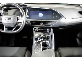 Подержанный автомобиль Geely Tugella 2022 года (11 фото)