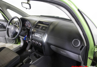 Подержанный автомобиль Suzuki SX4 Hatchback 2009 года (12 фото)