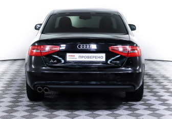 Подержанный автомобиль Audi A4 Sedan 2015 года (11 фото)