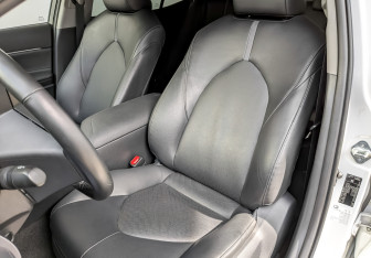 Подержанный автомобиль Toyota Camry Sedan 2021 года (20 фото)