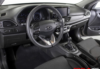 Подержанный автомобиль Hyundai i30 Hatchback 2022 года (18 фото)