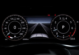 Подержанный автомобиль Jaguar F-Pace 2021 года (11 фото)