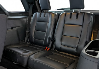 Подержанный автомобиль Ford Explorer 2018 года (26 фото)