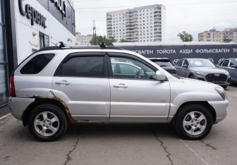 Подержанный автомобиль Kia Sportage 2008 года (4 фото)