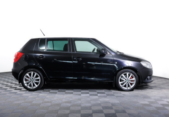 Подержанный автомобиль Skoda Fabia RS Hatchback 2011 года (4 фото)