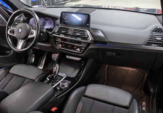 Подержанный автомобиль BMW X3 2021 года (11 фото)