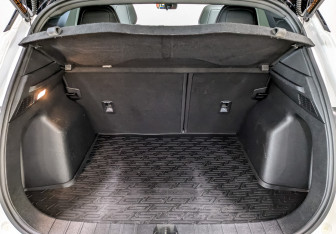 Подержанный автомобиль Geely Coolray 2024 года (10 фото)