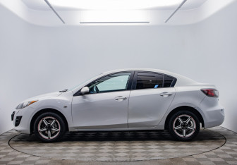 Подержанный автомобиль Mazda 3 Sedan 2010 года (2 фото)