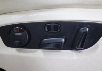 Подержанный автомобиль Volkswagen Touareg 2012 года (14 фото)