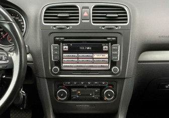 Подержанный автомобиль Volkswagen Golf Hatchback 2011 года (13 фото)