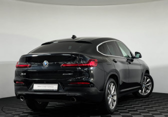Подержанный автомобиль BMW X4 2019 года (2 фото)