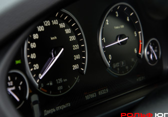 Подержанный автомобиль BMW X5 2014 года (9 фото)