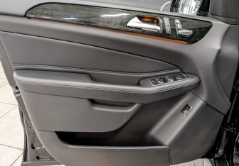 Подержанный автомобиль Mercedes-Benz GLE 2017 года (19 фото)