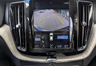 Подержанный автомобиль Volvo XC60 2019 года (17 фото)