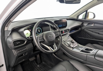 Подержанный автомобиль Hyundai Santa Fe 2022 года (16 фото)
