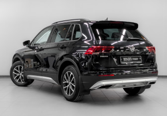 Подержанный автомобиль Volkswagen Tiguan 2019 года (7 фото)