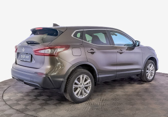 Подержанный автомобиль Nissan Qashqai 2021 года (5 фото)