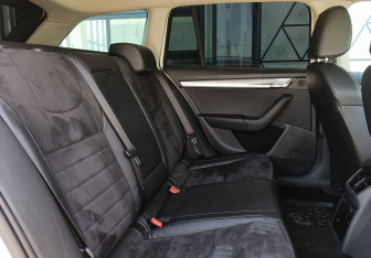 Подержанный автомобиль Skoda Octavia Wagon 2013 года (24 фото)