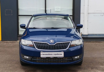Подержанный автомобиль Skoda Rapid Liftback 2014 года (2 фото)