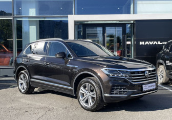 Подержанный автомобиль Volkswagen Touareg 2019 года (3 фото)
