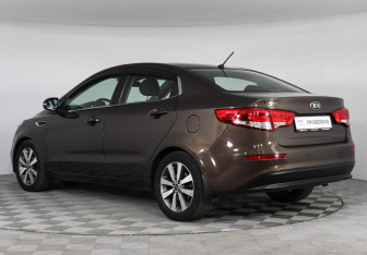 Подержанный автомобиль Kia Rio Sedan 2016 года (7 фото)