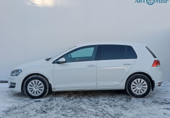 Подержанный автомобиль Volkswagen Golf Hatchback 2013 года (8 фото)