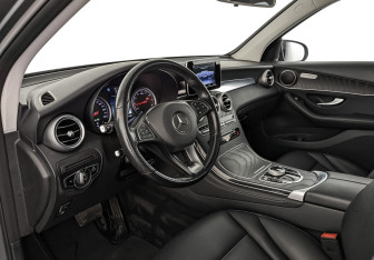 Подержанный автомобиль Mercedes-Benz GLC Coupe 2018 года (16 фото)