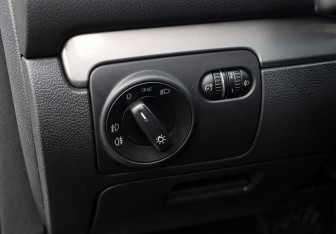 Подержанный автомобиль Volkswagen Golf Hatchback 2011 года (19 фото)