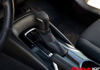 Подержанный автомобиль Toyota Corolla Sedan 2019 года (14 фото)