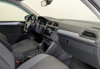 Подержанный автомобиль Volkswagen Tiguan 2020 года (11 фото)