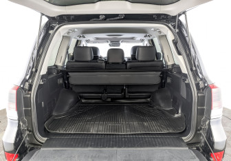 Подержанный автомобиль Toyota Land Cruiser Suv 2017 года (10 фото)