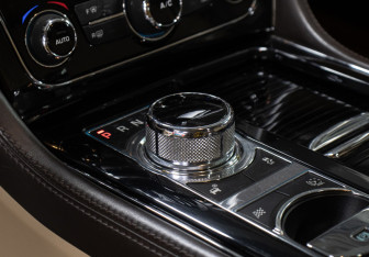 Подержанный автомобиль Jaguar XJ 2013 года (20 фото)