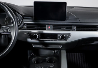 Подержанный автомобиль Audi A4 Sedan 2018 года (13 фото)