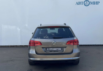 Подержанный автомобиль Volkswagen Passat Wagon 2011 года (7 фото)