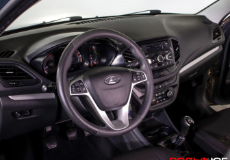 Подержанный автомобиль LADA (ВАЗ) Vesta Sedan 2018 года (18 фото)